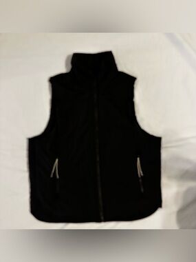 90 Degrees By Reflex Women’s NWT Puffer Vest Size M Black Zip Pockets
